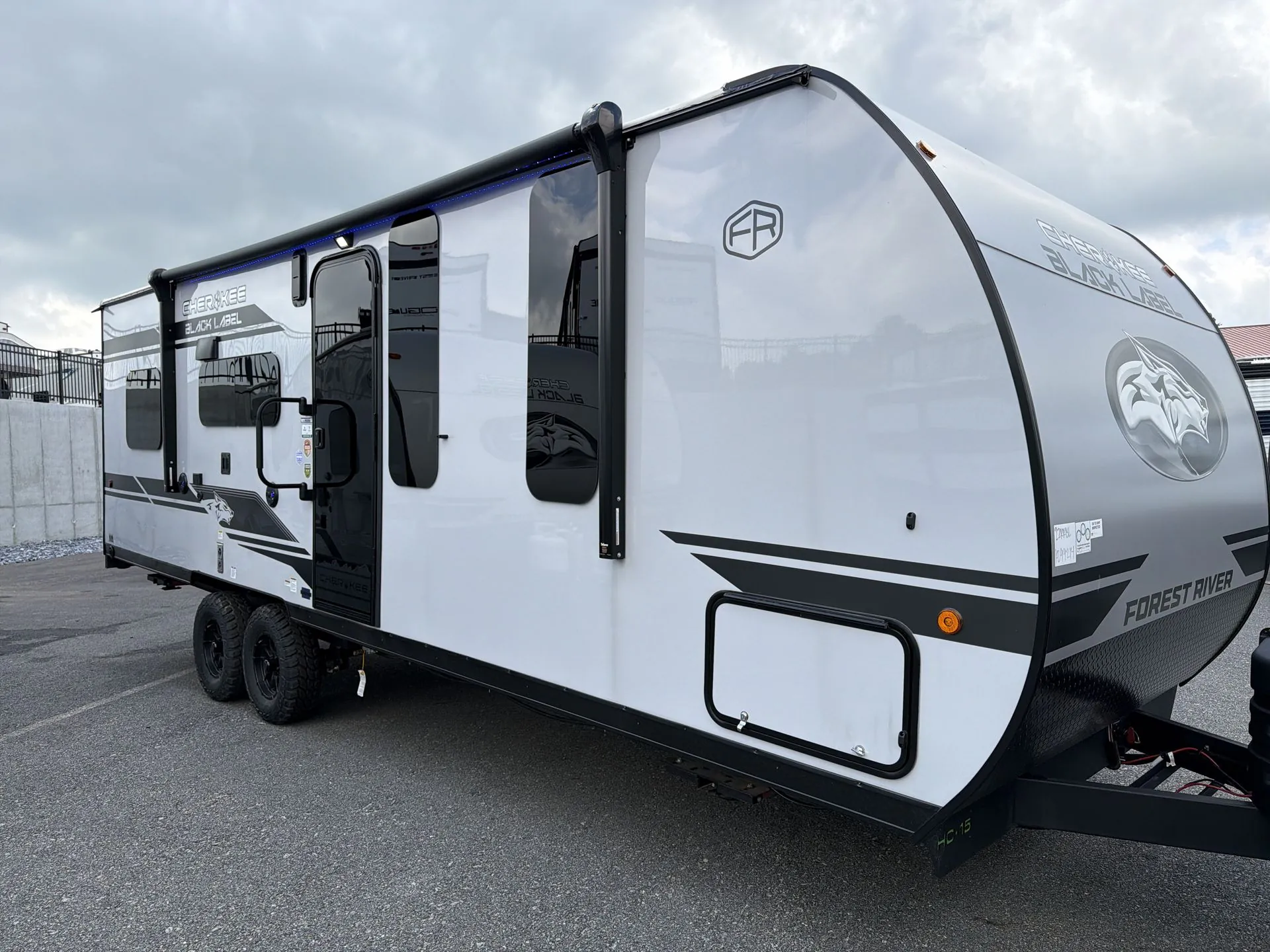 2026 Forest River Cherokee Grey Wolf Black Label 22RRBL - Photo 3