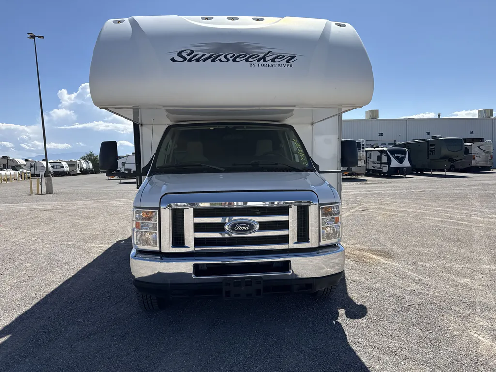 2019 Forest River Sunseeker 3050S, Photos photo 4