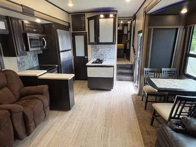 2018 Grand Design Momentum M-Class 394M - Photo 4
