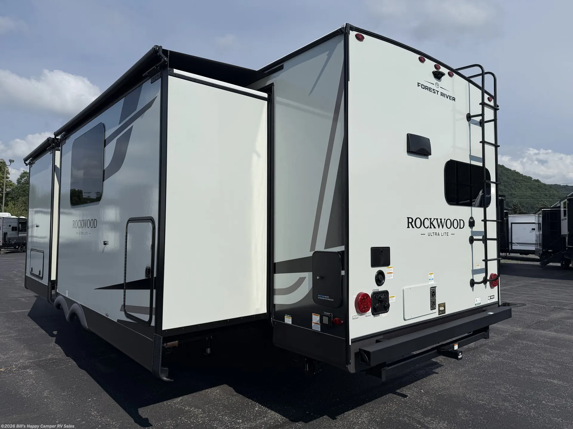 2027 Forest River Rockwood Ultra Lite 2711RK — Photo 7