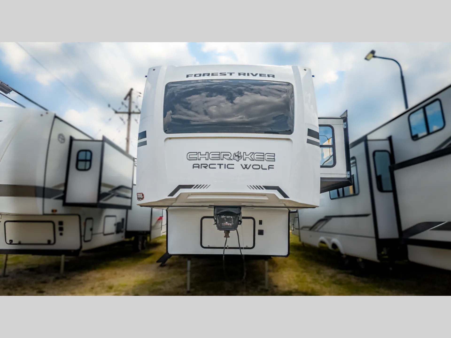 2025 Forest River Cherokee Arctic Wolf 3800DECK - Photo 3