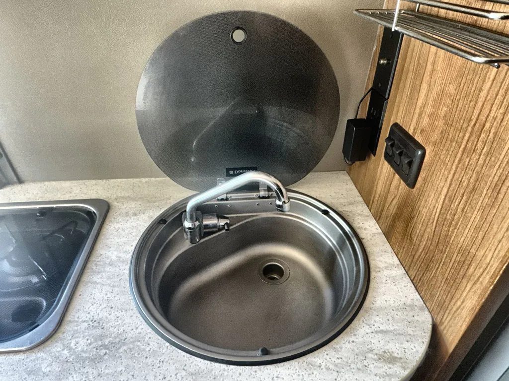 2017 Winnebago Travato 59G, Photos photo 15