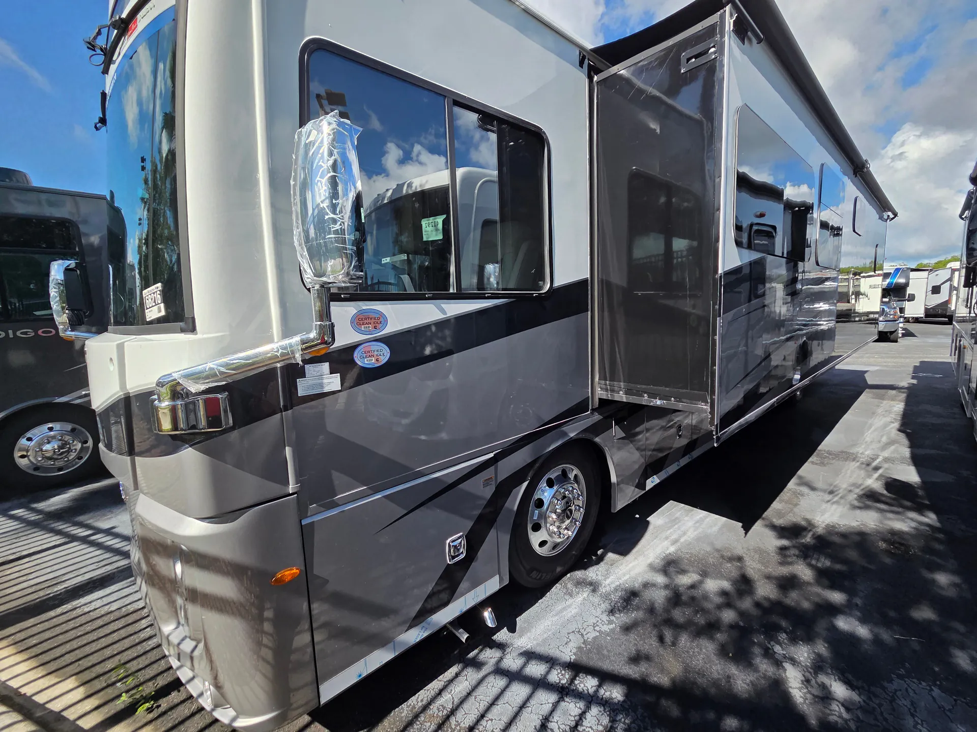 2026 Holiday Rambler Endeavor 38N - Photo 3