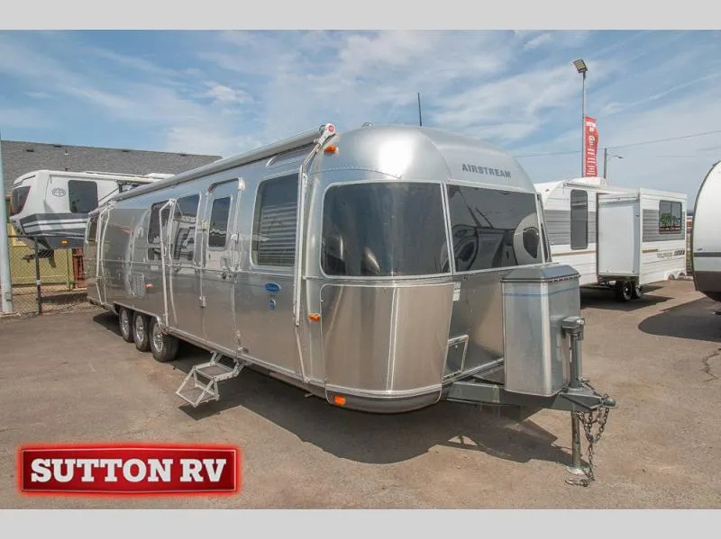 2011 Airstream Classic Limited Used    34 - Main photo