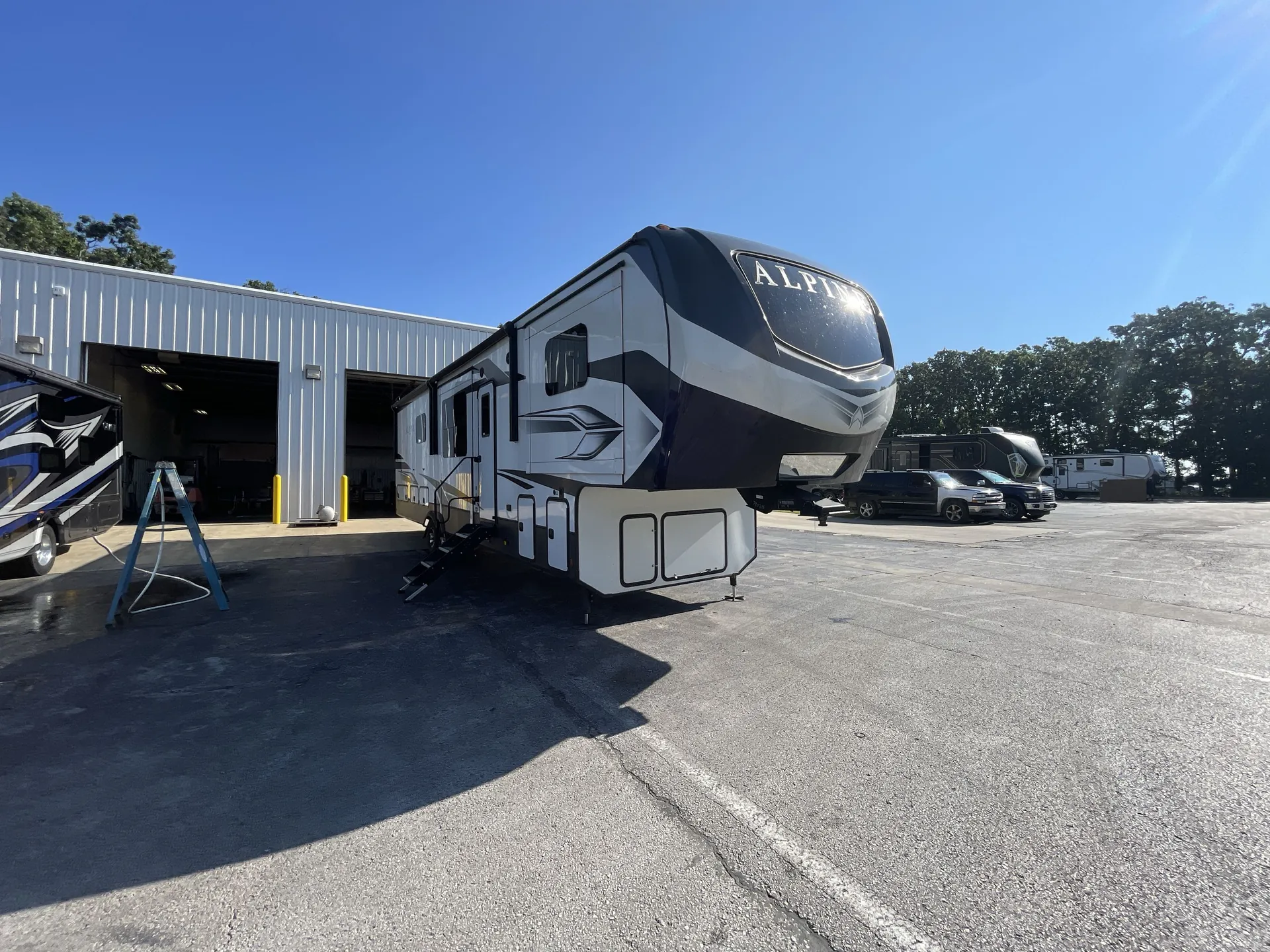 2023 Keystone Alpine 3712KB dealer photo 1 from Camping World