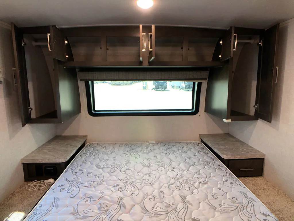 2021 Forest River Flagstaff Micro Lite 21FBRS — Photo 5