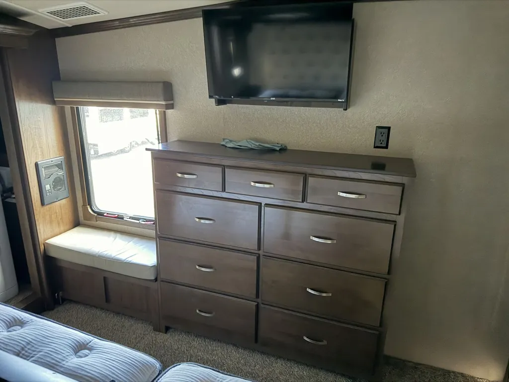 2019 Forest River Cedar Creek Champagne Edition 38EL, Photos photo 27