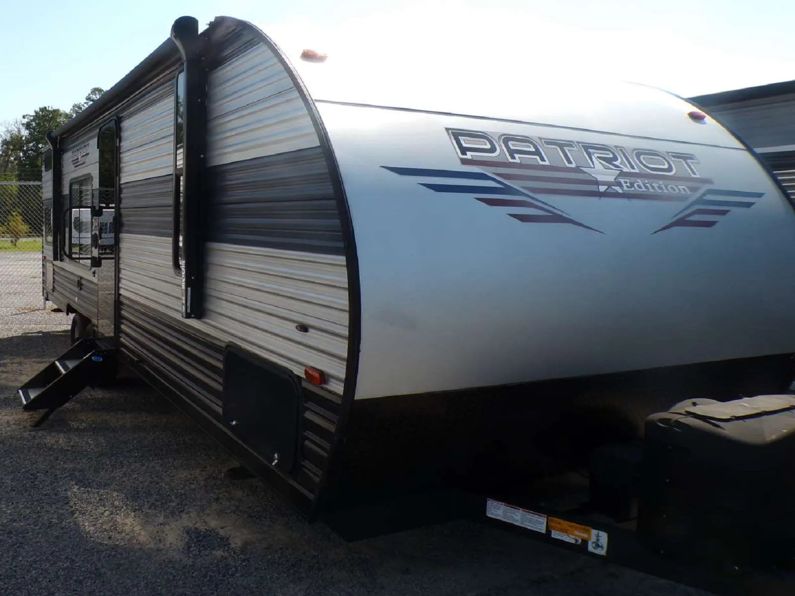 2022 Forest River Cherokee Patriot Edition 26DJSE - Photo 2