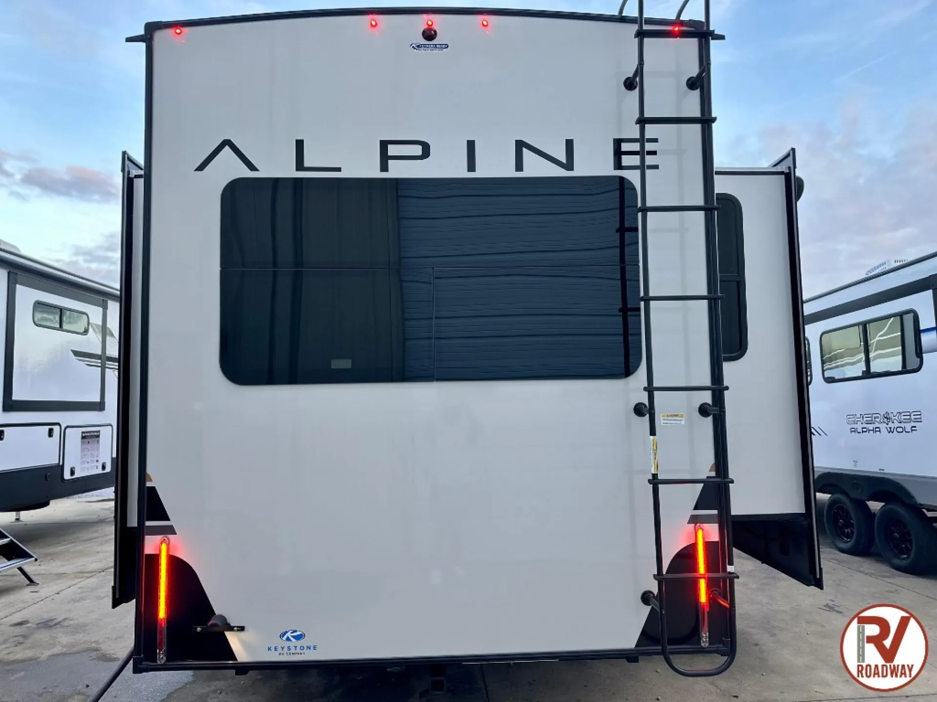 2025 Keystone Alpine 3011CK - Photo 4