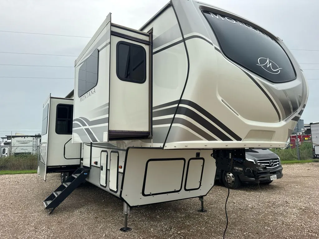 2022 Keystone Montana 3763BP dealer photo 1 from Blue Compass RV