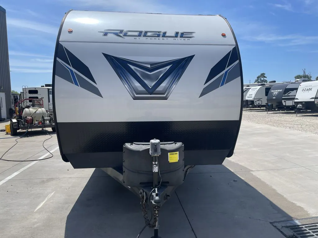 2022 Forest River Vengeance Rogue 26V, Photos photo 2