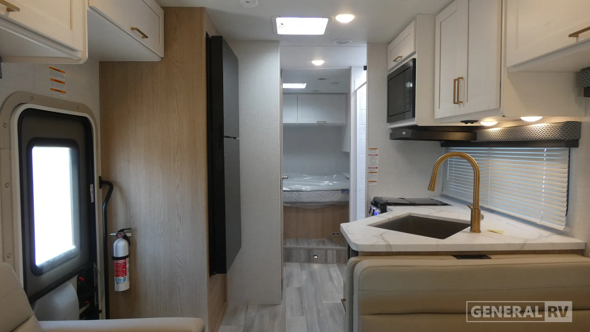 2027 Thor Motor Coach Four Winds ESpec 28G - Photo 3