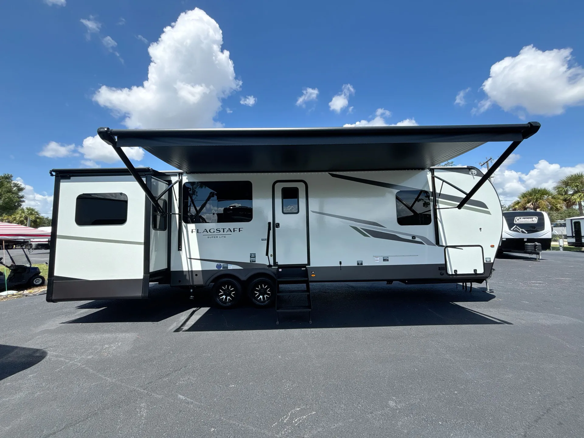 2027 Forest River Flagstaff Super Lite 29FBRL — campside