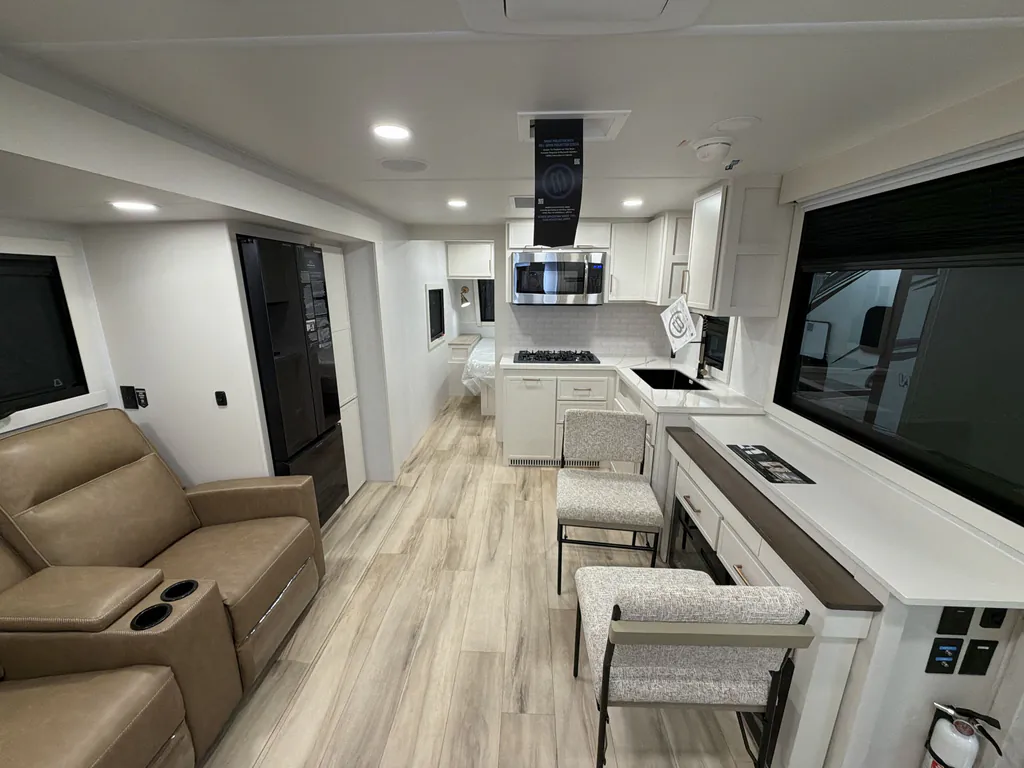 2026 Brinkley Model I 265, Photos photo 2