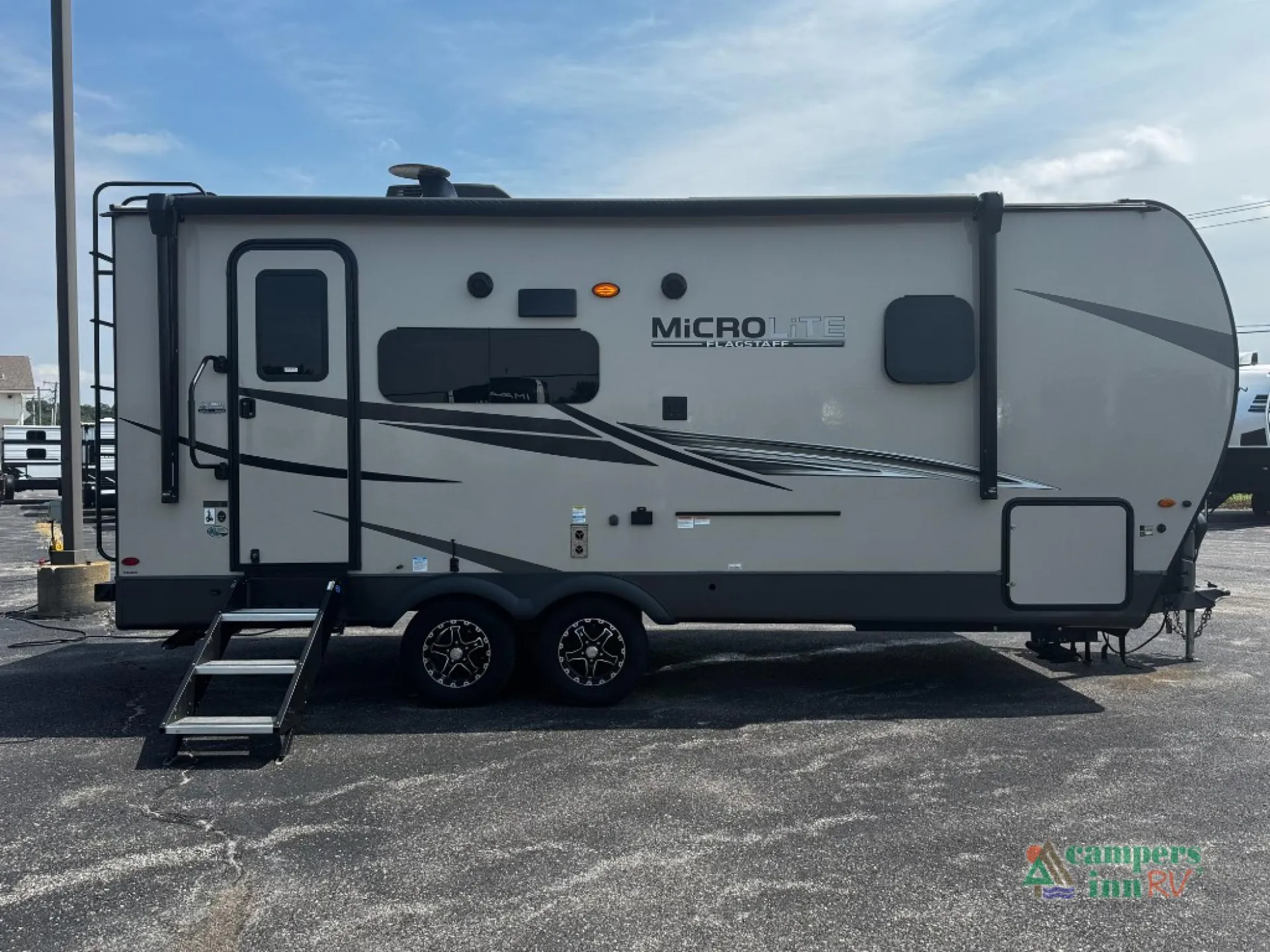 2022 Forest River Flagstaff Micro Lite 22FBS - Photo 3
