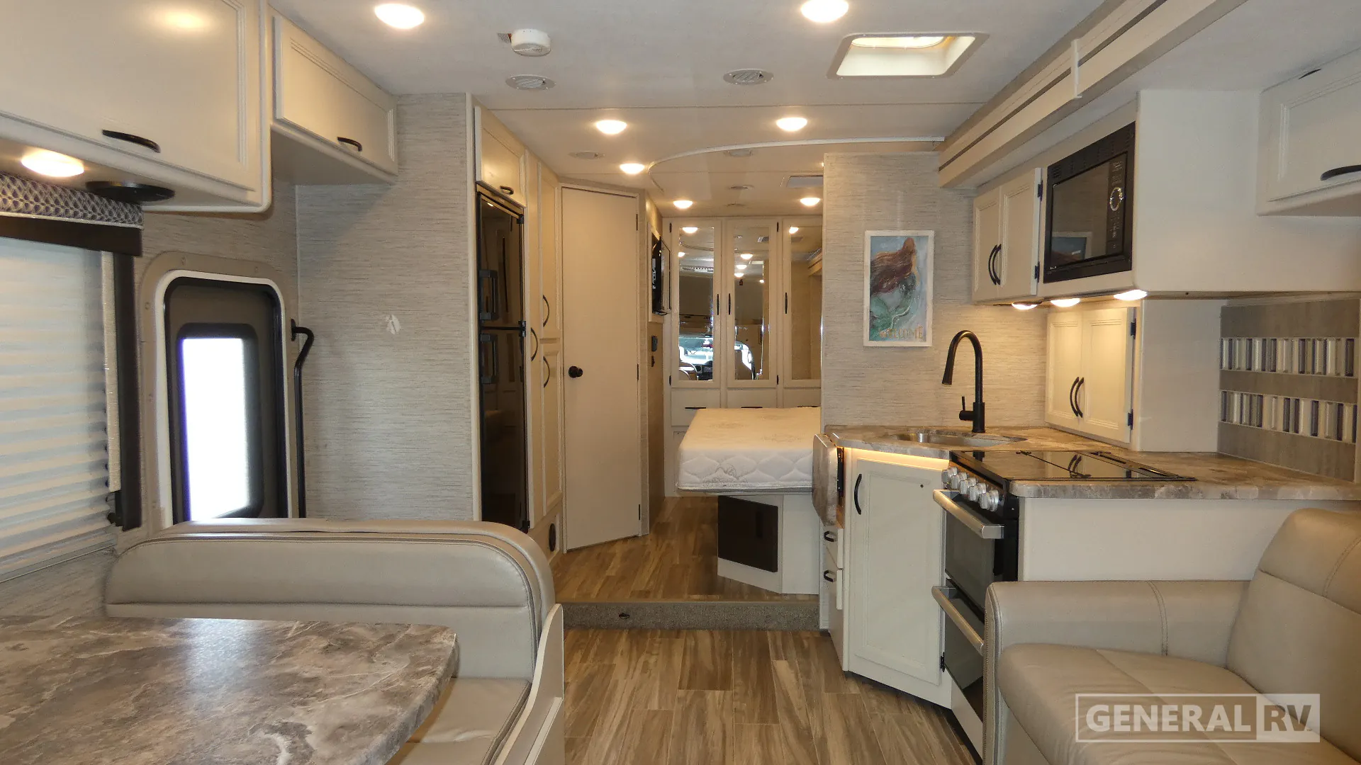 2022 Thor Motor Coach Four Winds 27R - Photo 3