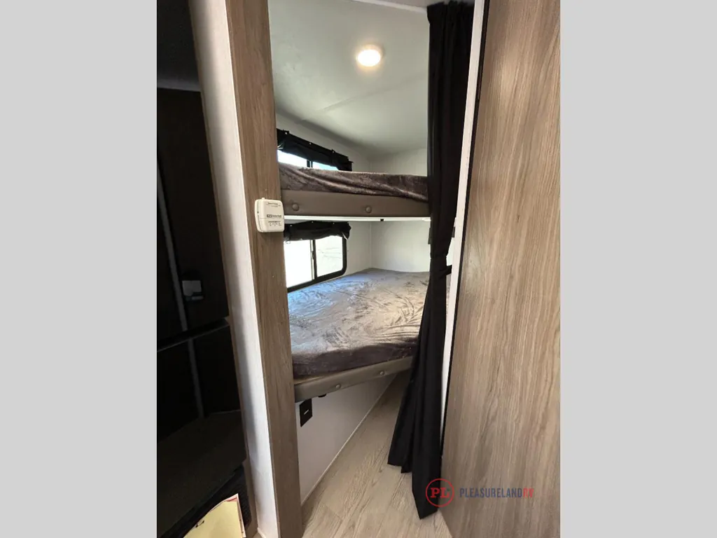 2026 Coachmen Freedom Express Select 21SE, Photos photo 15