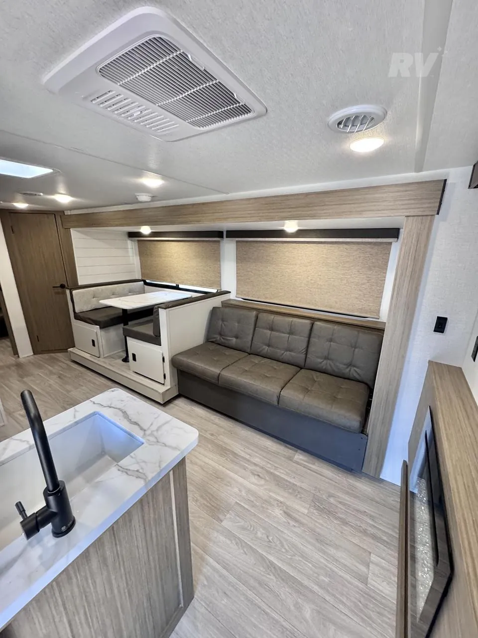 2027 Forest River Wildwood X-Lite 273QBXL - Photo 4