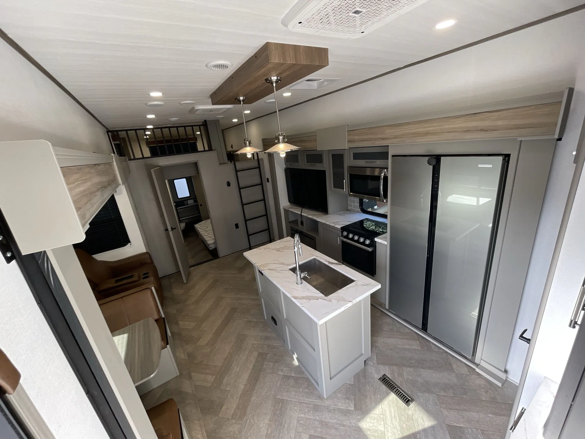 2025 Keystone Sprinter 3920DSL — living area main