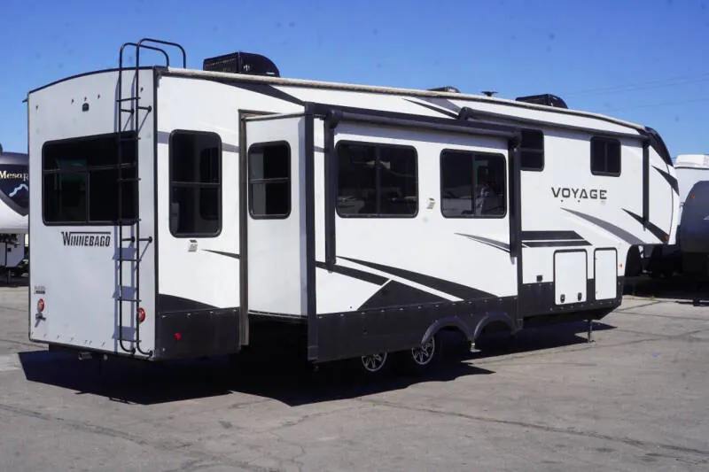 2021 Winnebago Voyage V3134RL - Photo 4