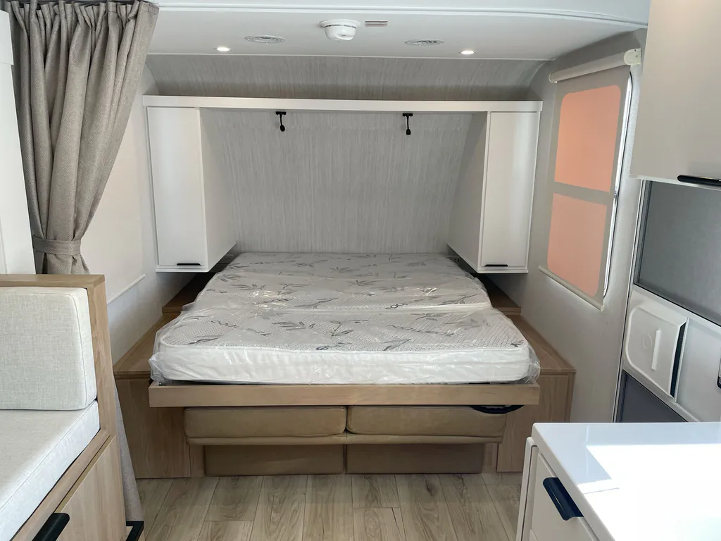 2027 Winnebago Micro Minnie 2108DS, Photos photo 16