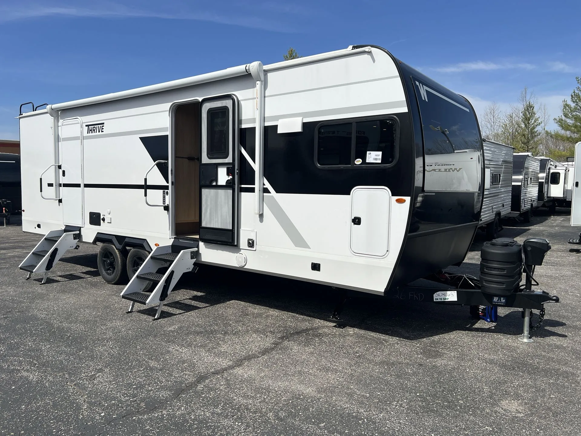 2026 Winnebago Thrive 26FKD - Photo 2