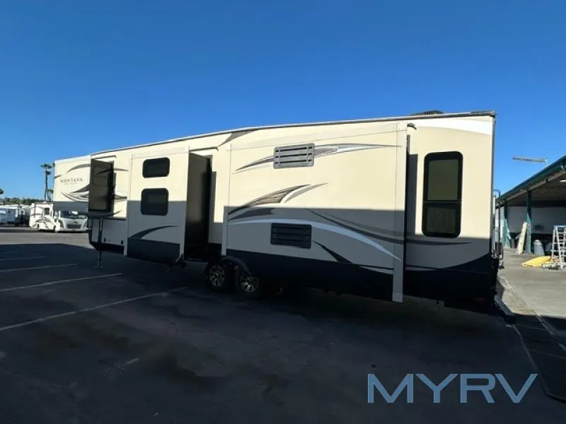2017 Keystone RV Montana High Country 370BR - Photo 3