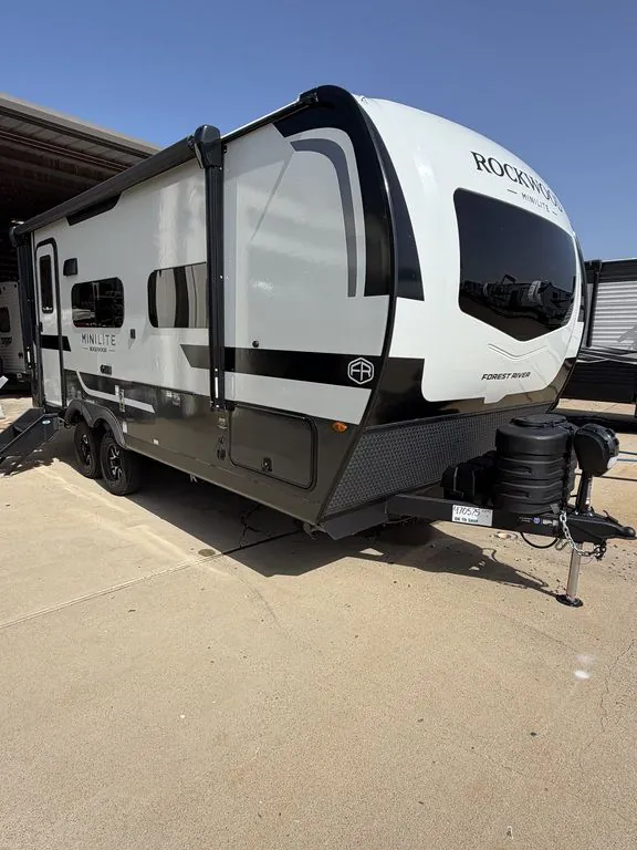 2027 Forest River Rockwood Mini Lite 2109S - Photo 4