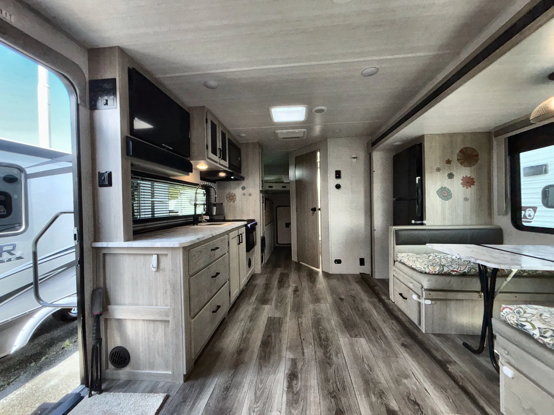 2023 East to West Alta 2210MBH — living area main