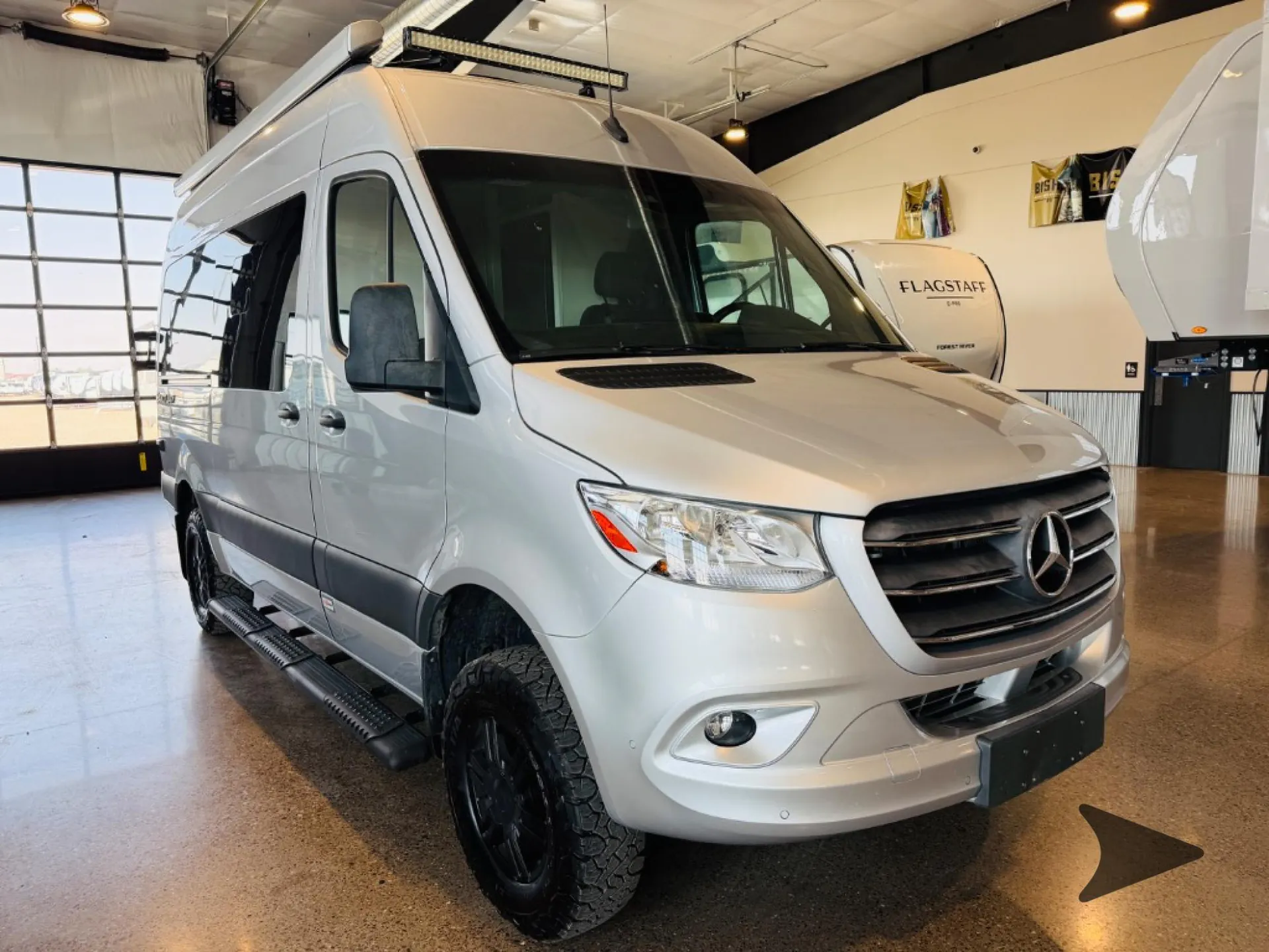 2022 Thor Motor Coach Sanctuary 19P - Photo 4