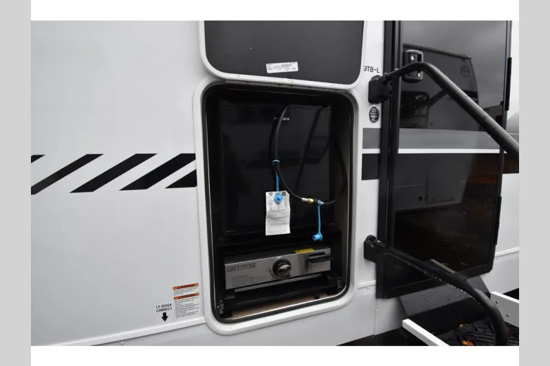 2026 Forest River Cherokee Alpha Wolf 29TB - Photo 4