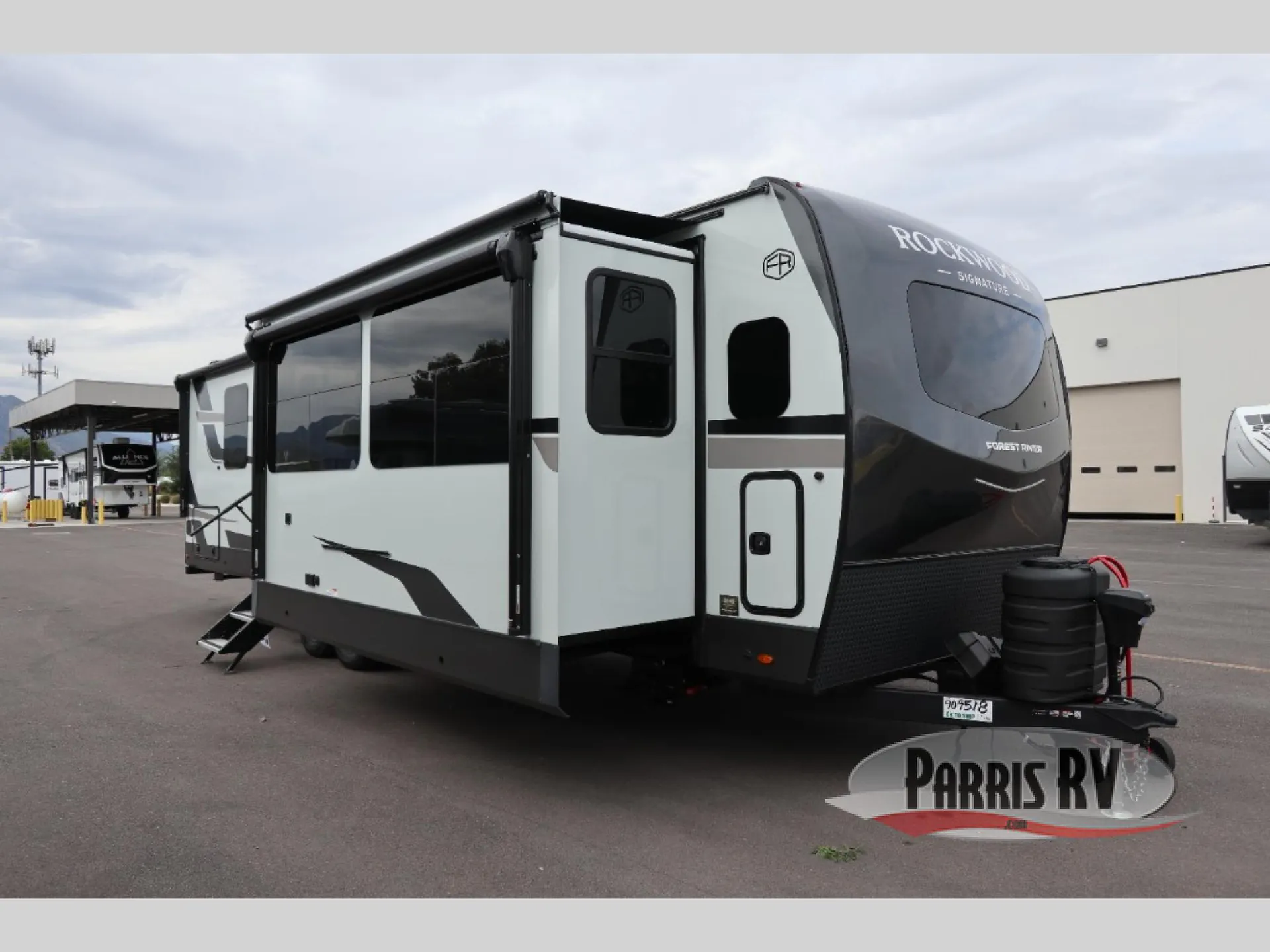 2026 Forest River Rockwood Signature 8339FK - Photo 2
