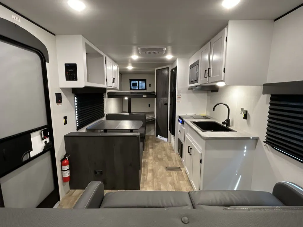 2024 Keystone Hideout Sport 240BH - Photo 4