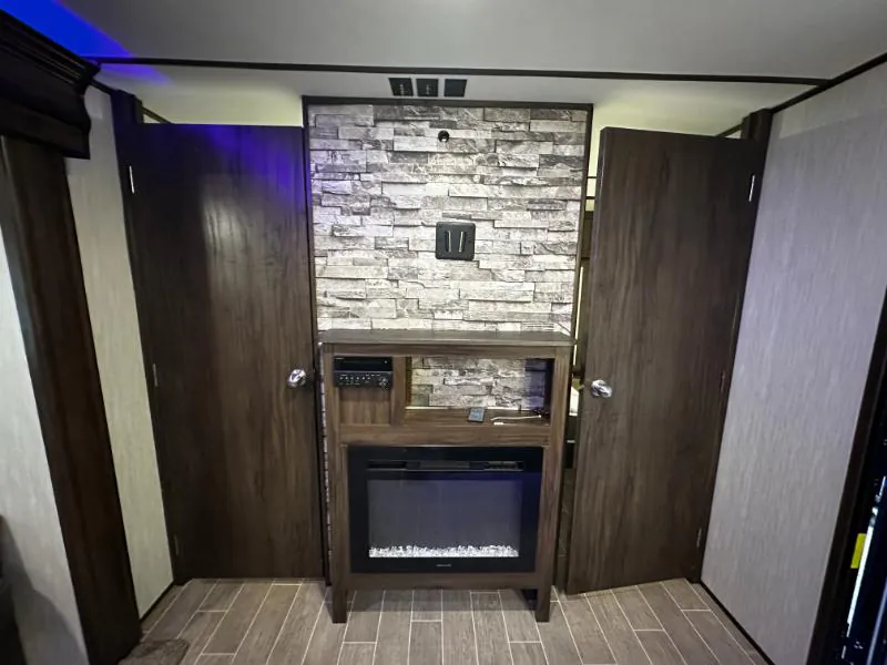 2019 Forest River Cherokee Alpha Wolf 26DBH-L, Photos photo 4