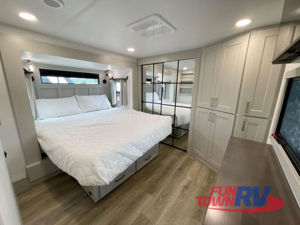 2026 Brinkley Model G 3970, Photos photo 37