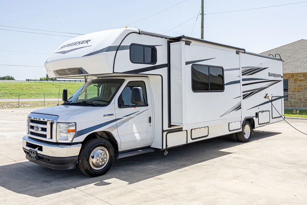 2023 Forest River Sunseeker 3250DS LE - Photo 2