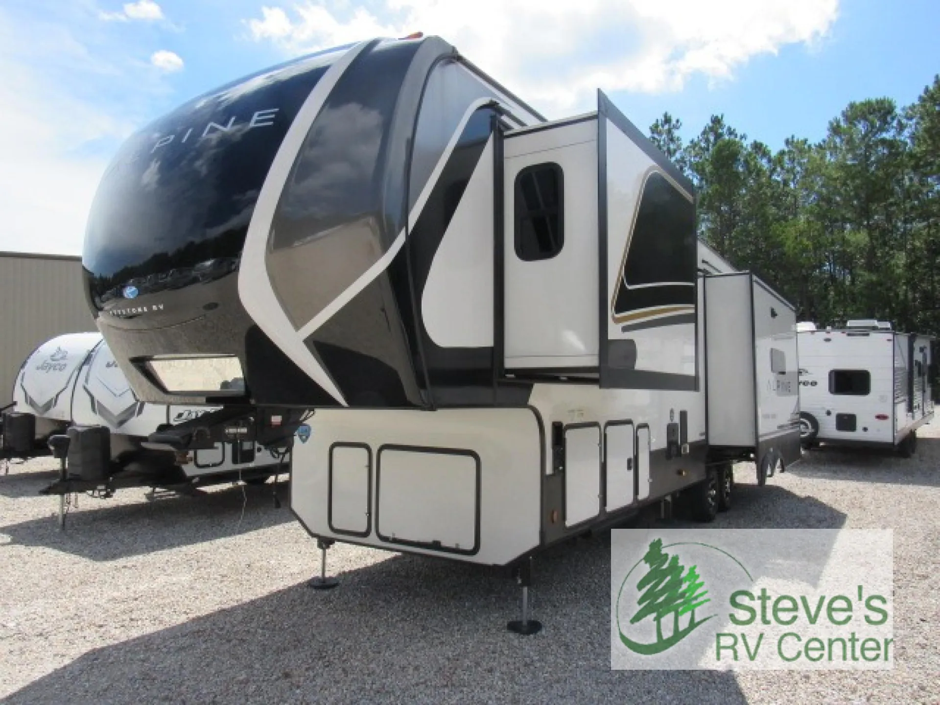 2024 Keystone Alpine 3303CK - Photo 3