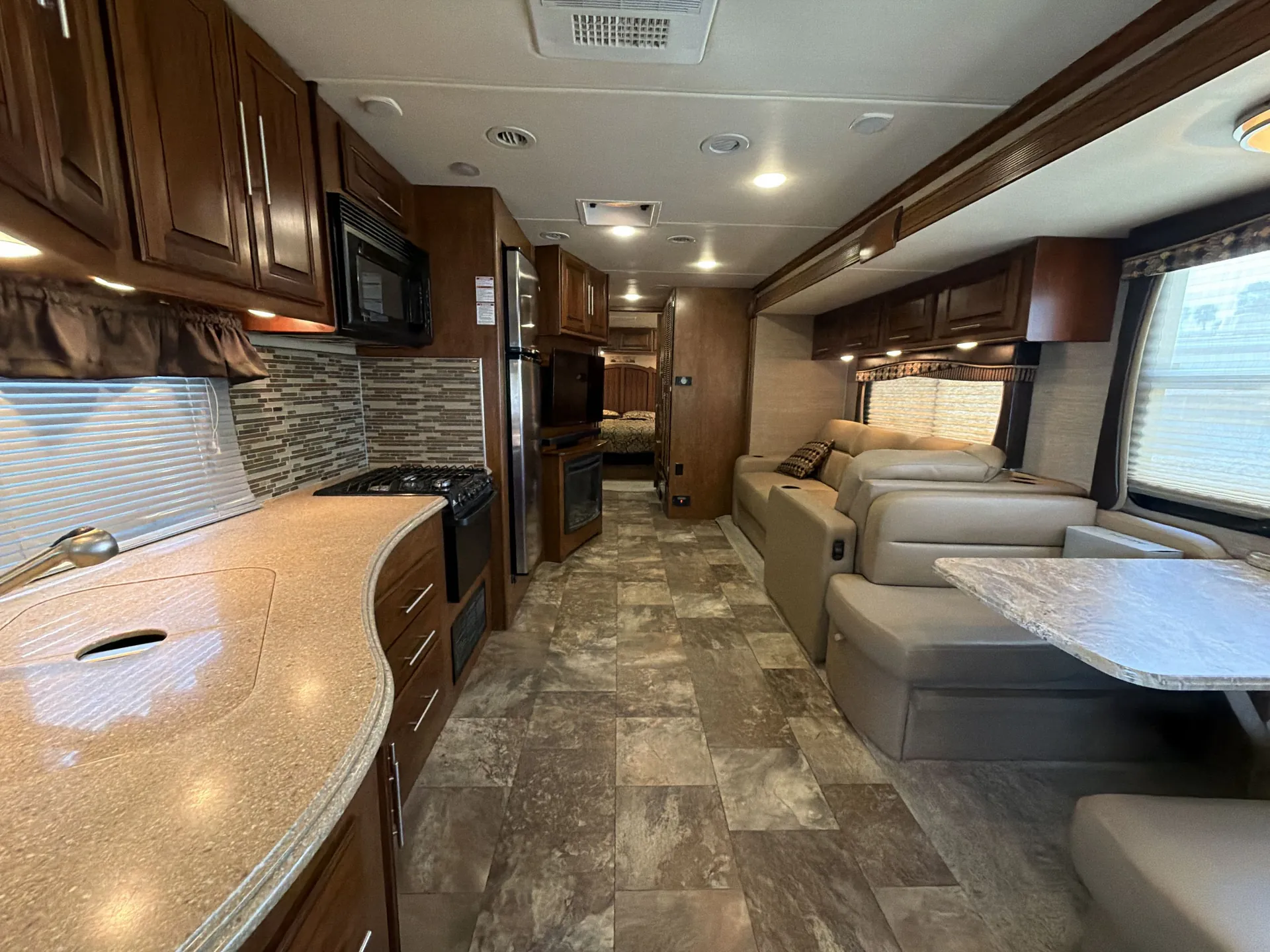 2015 Coachmen Sportscoach SRS 360DL — living area main
