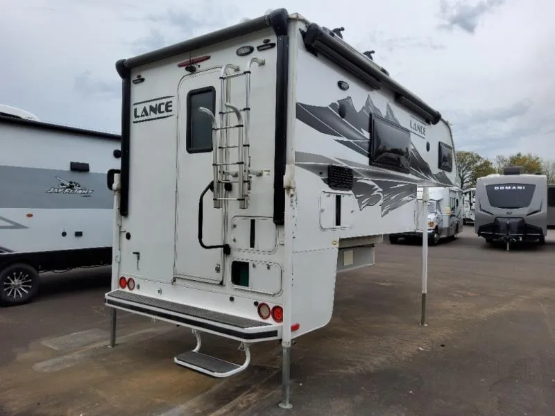 2023 Lance Lance Truck Campers Used    960 - Photo 4