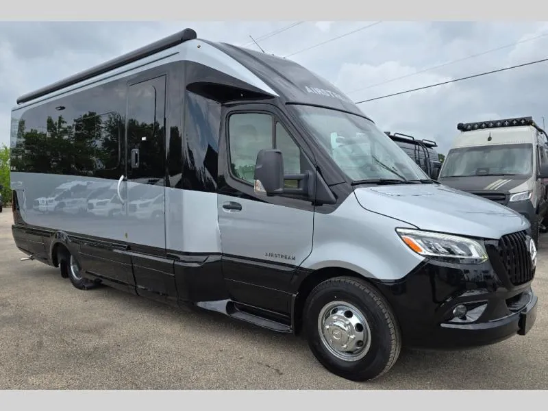 2026 Airstream Atlas New    AP - Main photo