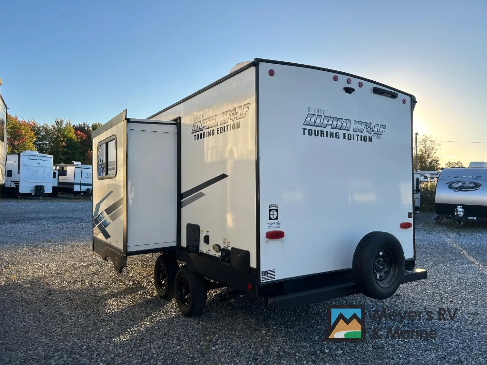 2024 Forest River Cherokee Alpha Wolf Touring Edition 17CB - Photo 4
