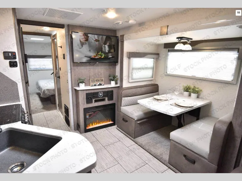 2026 Lance Lance Travel Trailers 2465 - Photo 2