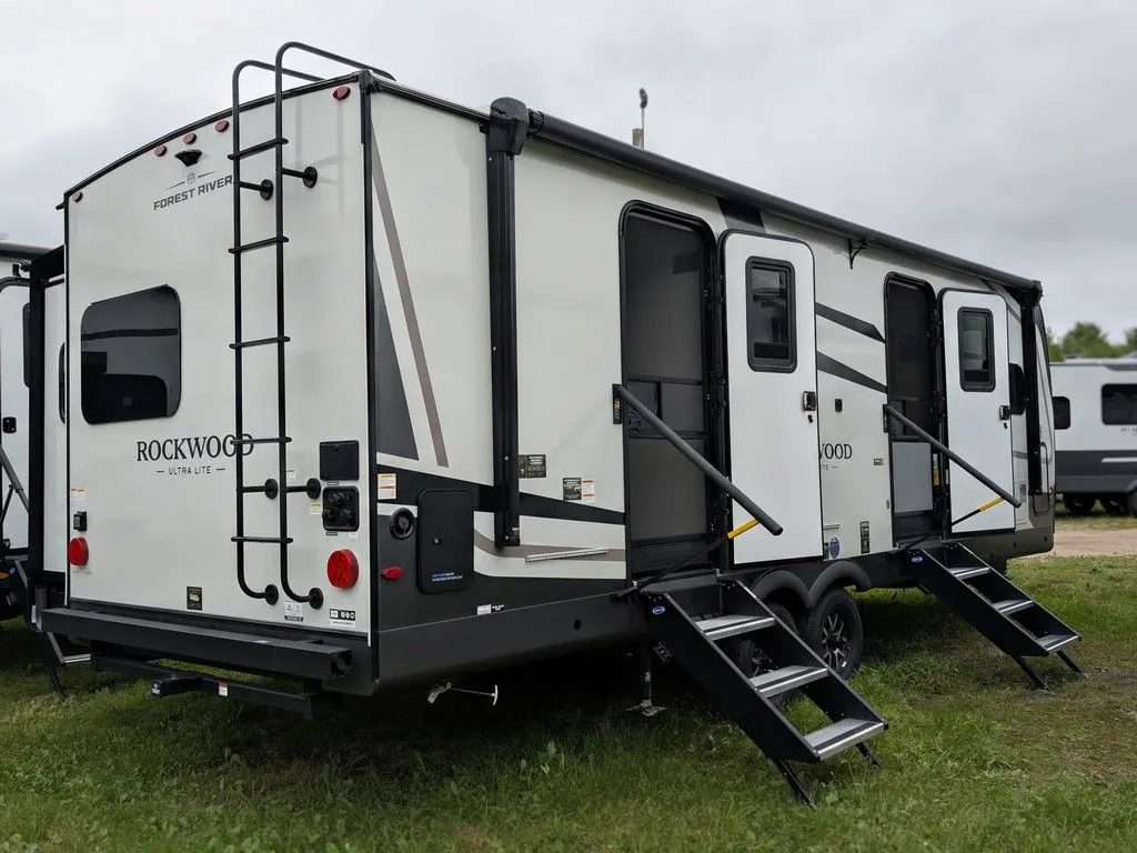 2027 Forest River Rockwood Ultra Lite 2608BS - Photo 4