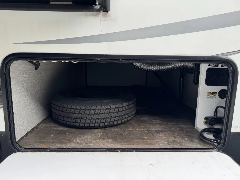 2019 Forest River Sabre 36BHQ, Photos photo 21