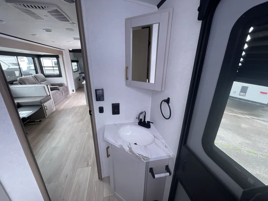 2027 Jayco Jay Feather 29BHB, Photos photo 18