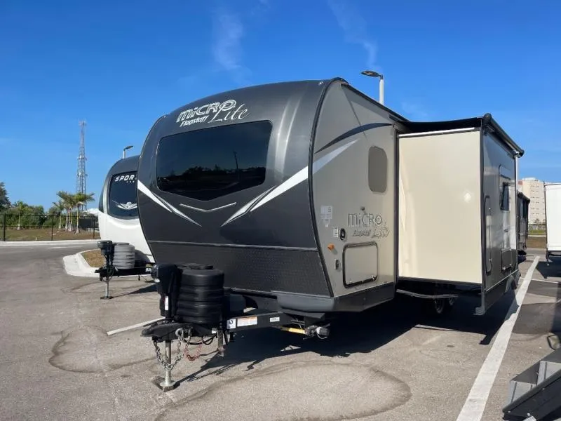 2021 Forest River Flagstaff Micro Lite 25BRDS - Photo 4