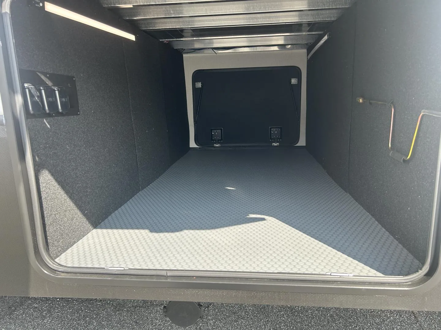 2025 Keystone Alpine 3910RK - Photo 3