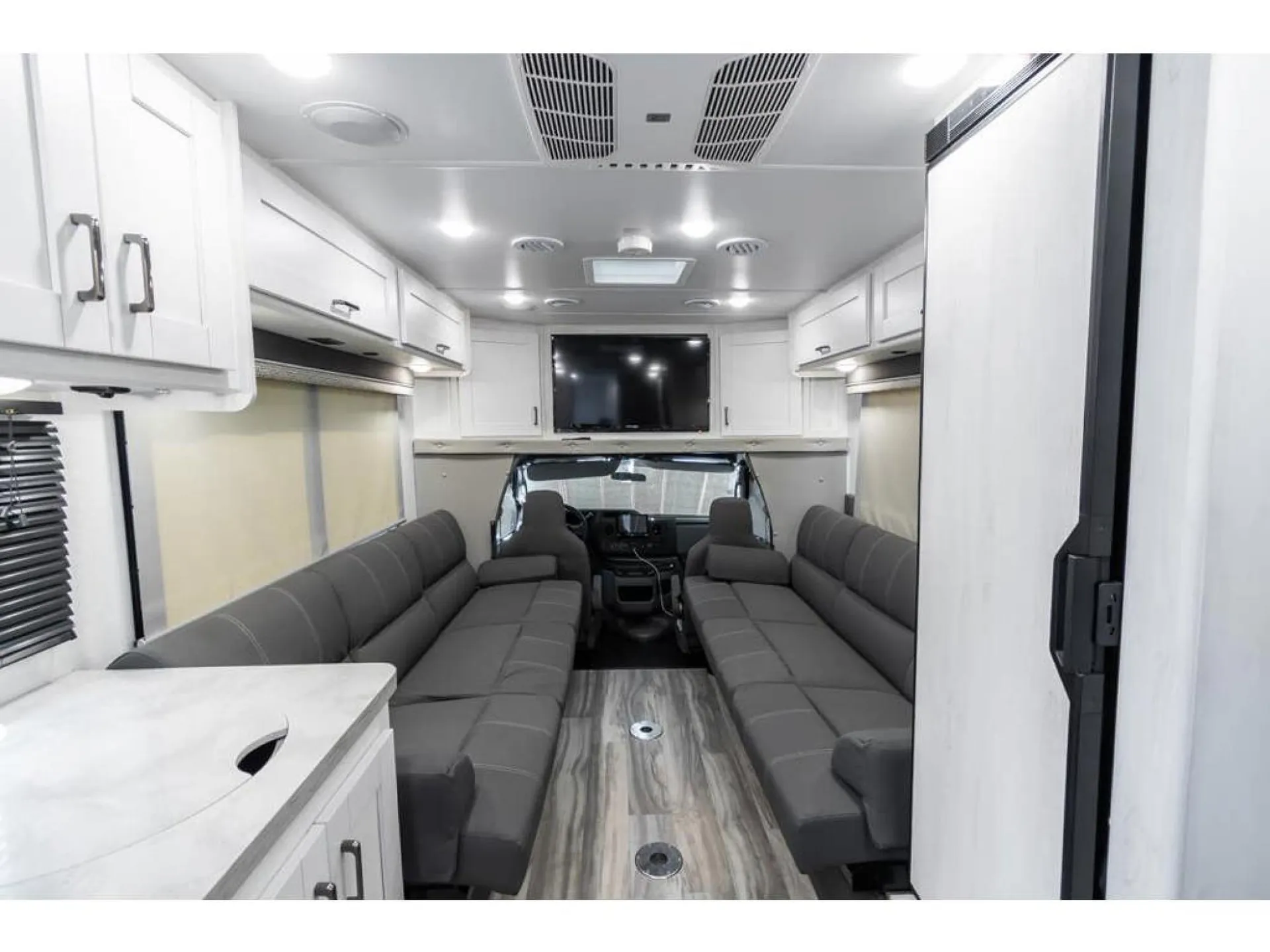 2025 Gulf Stream BT Cruiser 5210 - Photo 3