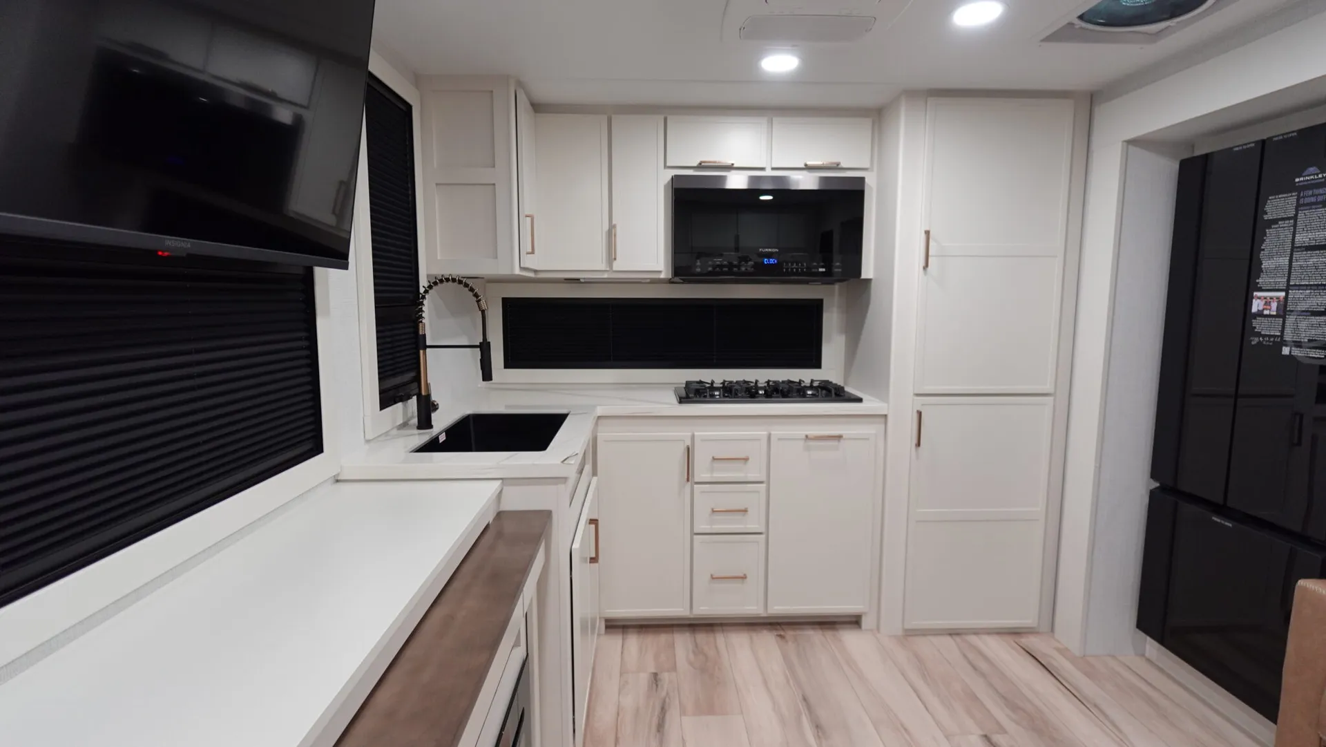 2026 NeXus RV Wraith 30F - Photo 2