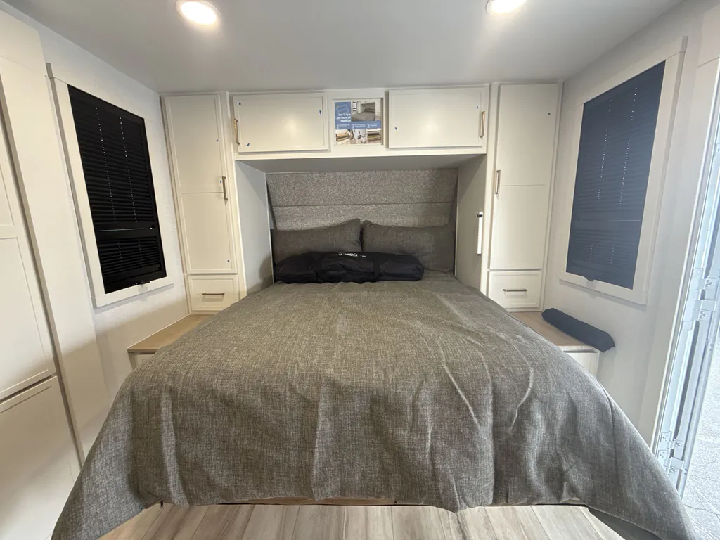 2026 Brinkley Model Ix 20X, Photos photo 25